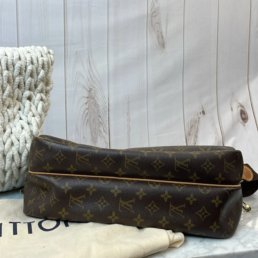 Louis Vuitton reporter